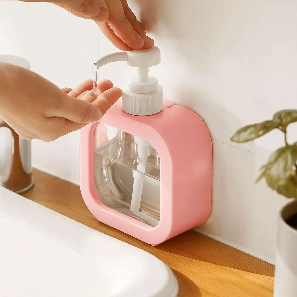 Liquid Soap Dispenser 500ml - transparent front