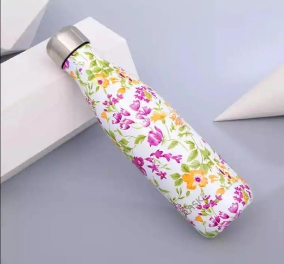 Tropical Floral Water Bottle - lid detail